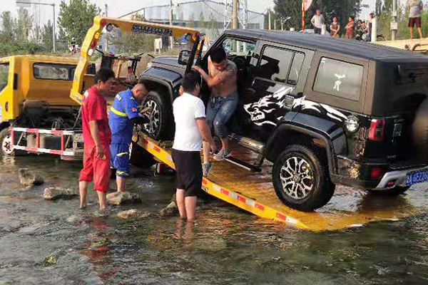 济南附近道路夜间救援多少钱