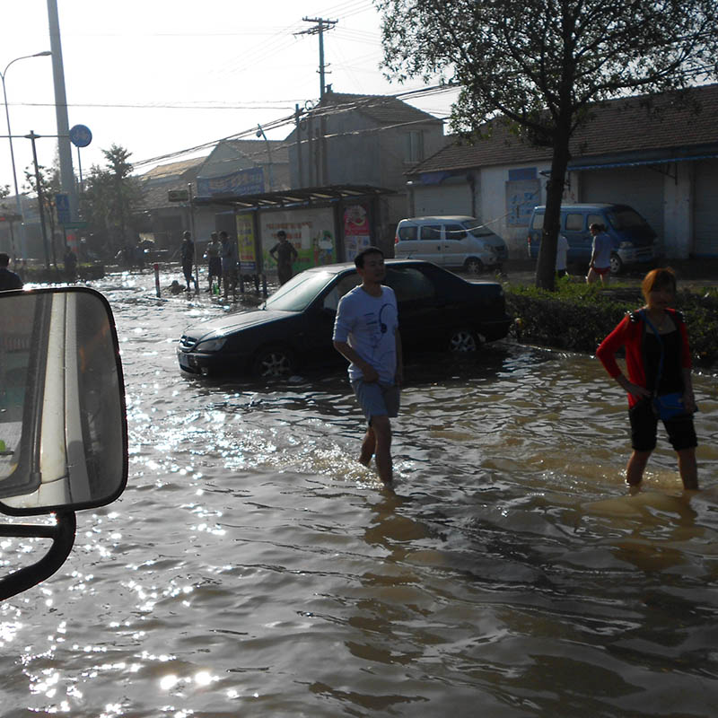 涉水道路汽车救援